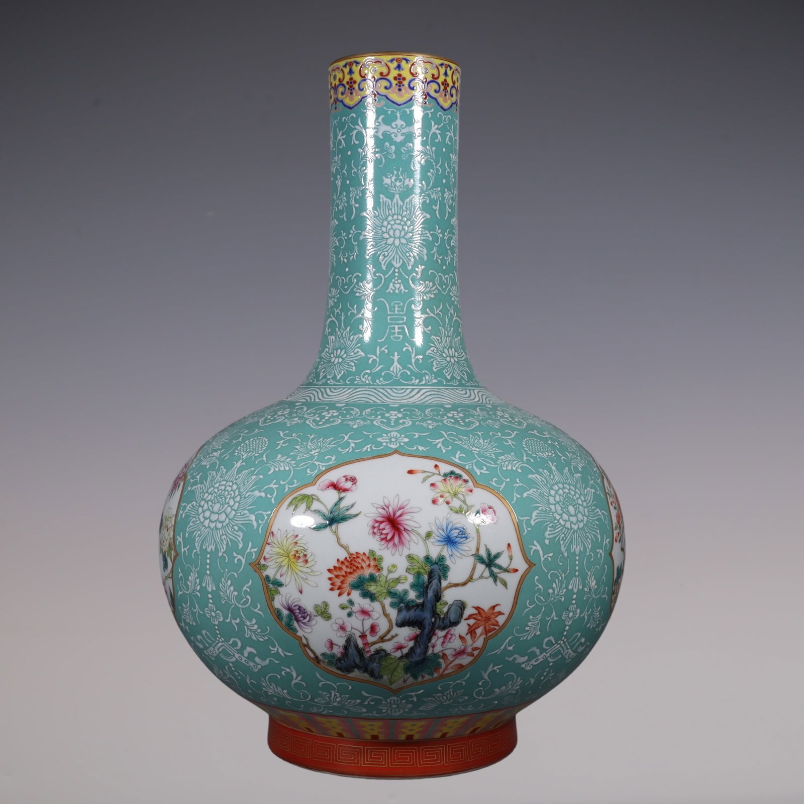 A Huge Famille-Rose Green Ground Painted Gold Flower Pattern Vase: A Huge Famille-Rose Green Ground Painted Gold Flower Pattern Vase,Qing Dynasty, China,Qianlong Six-character
