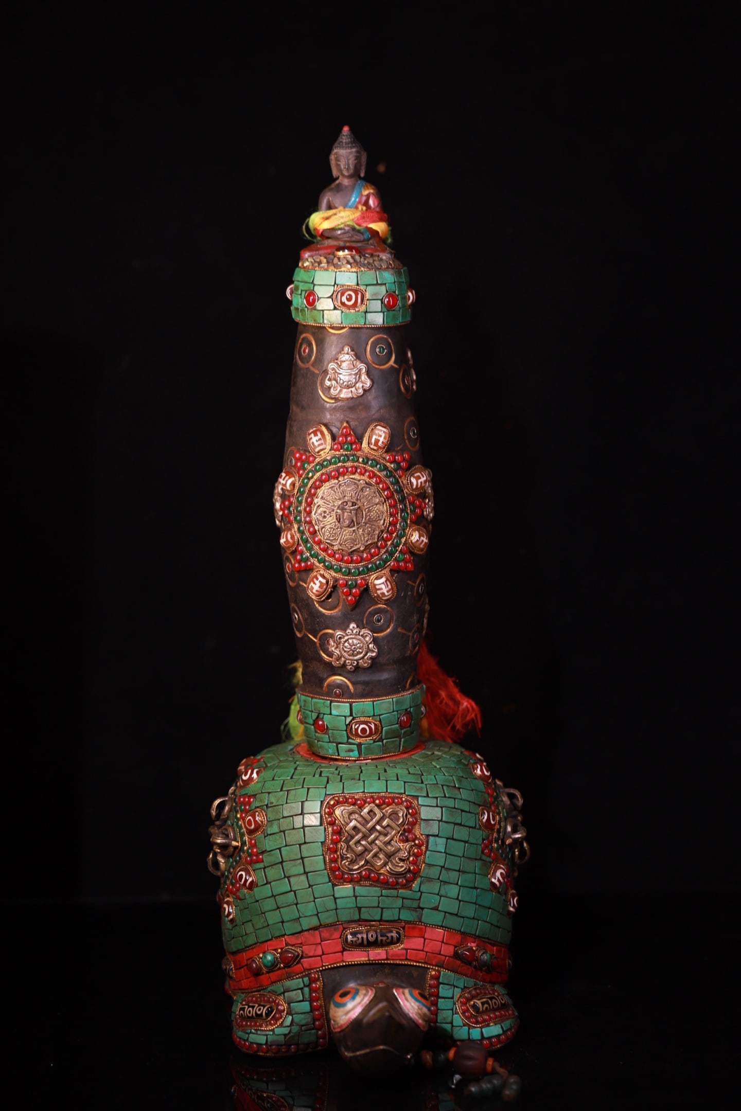 A Huge Meteorite Inlaid Turquoise and Dzi Bead Turtle Ornament: A Huge Meteorite Inlaid Turquoise and Dzi Bead Turtle Ornament,Qing Dynasty,China,Size:(Turtle)20.1inx6.3in,15inx3.9in,Weight:9800g陨石镶绿松石和天Ĩ