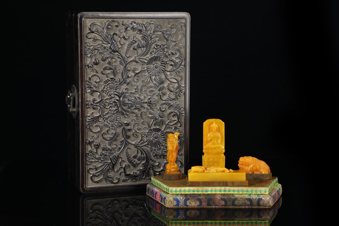 A Set of Fine Tianhuang Stone Buddha Statue Auspicious Beast Ornaments (1 of 13)