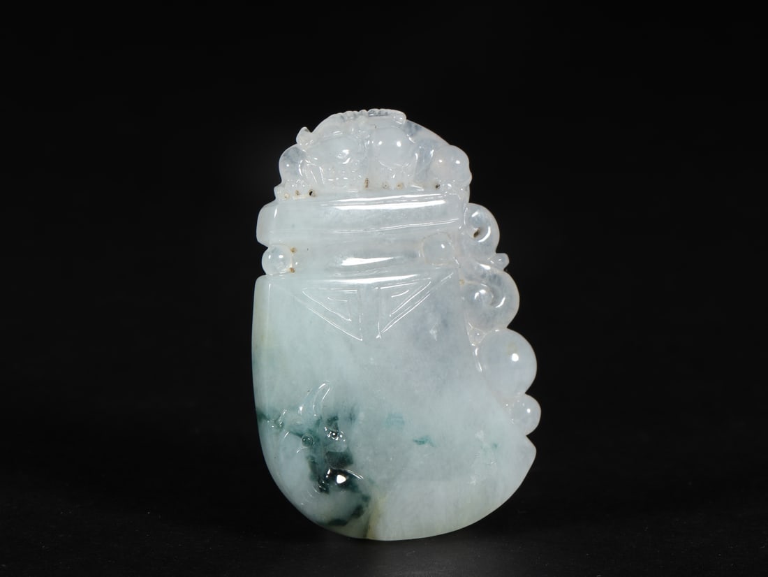 An Exquisite Jadeite Auspicious Beast Pattern Pendant - 4