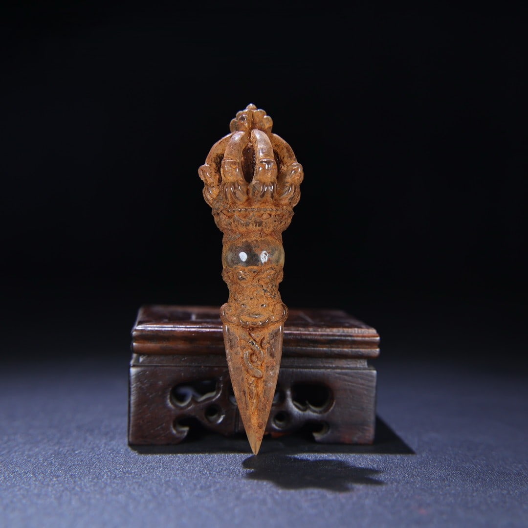 An Exquisite Crystal Vajry Pestle: An Exquisite Crystal Vajry Pestle,Qing Dynasty,China,Size:4.3inx1.4in,Weight:59g水晶金刚杵,中国清代,Size:10.9cmx3.5cm,Weight:59g