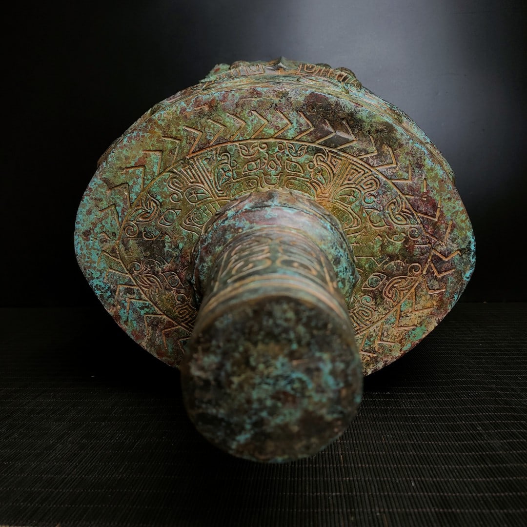 An Archaic Bronze Beast-Face Pattern Chime - 8