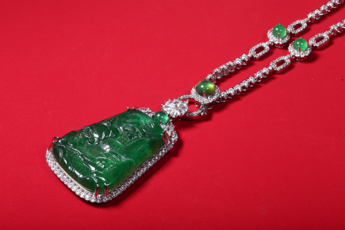 An Exquisite Jadeite Landscape Pattern Necklace,Inlaid Diamond: An Exquisite Jadeite Landscape Pattern Necklace,Inlaid Diamond,Qing Dynasty,China,Size:(Pendant)2.1inx1.6in,Total