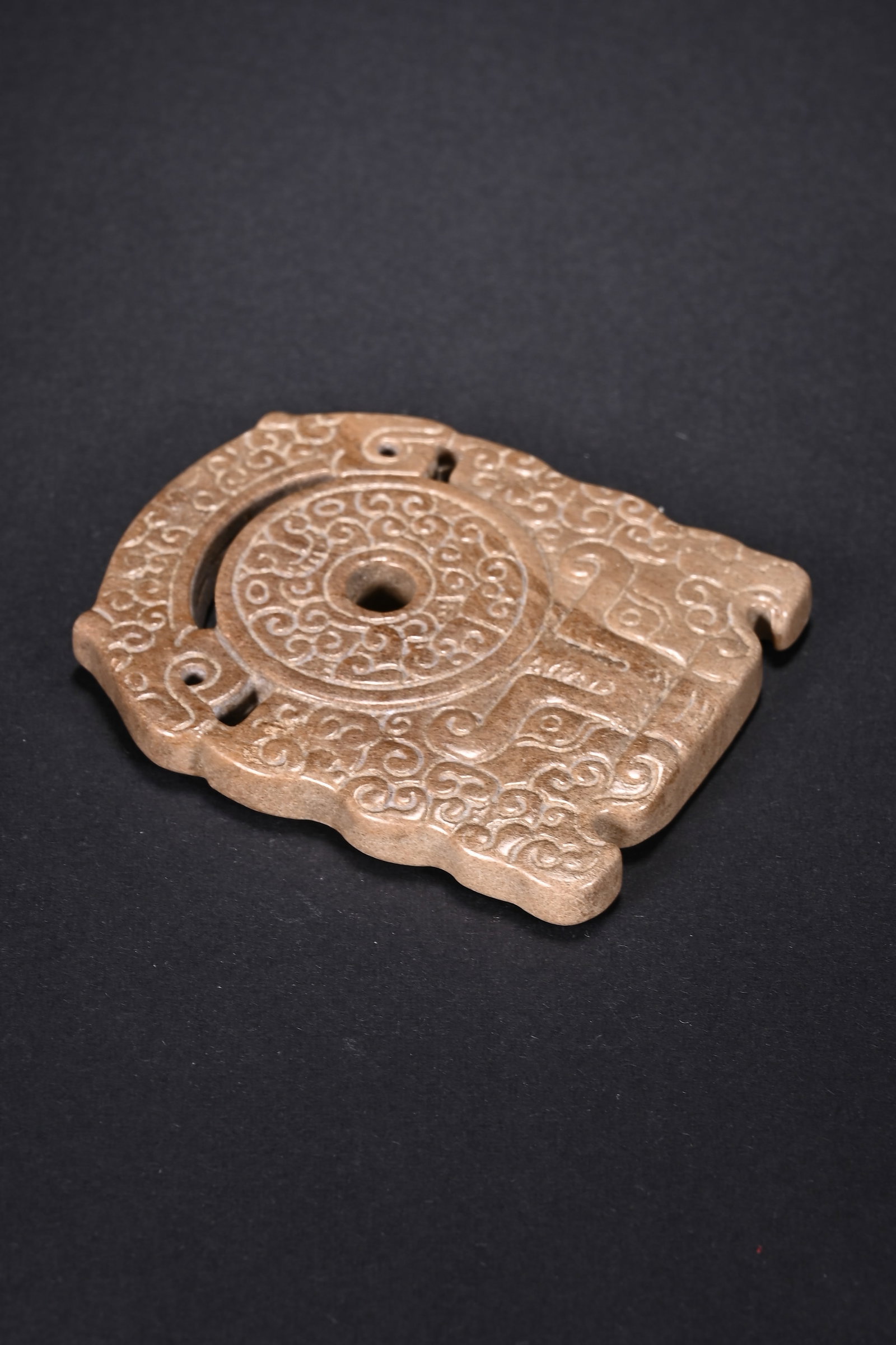 An Exquisite White Jade Beast-Face Pattern Pendant - 6
