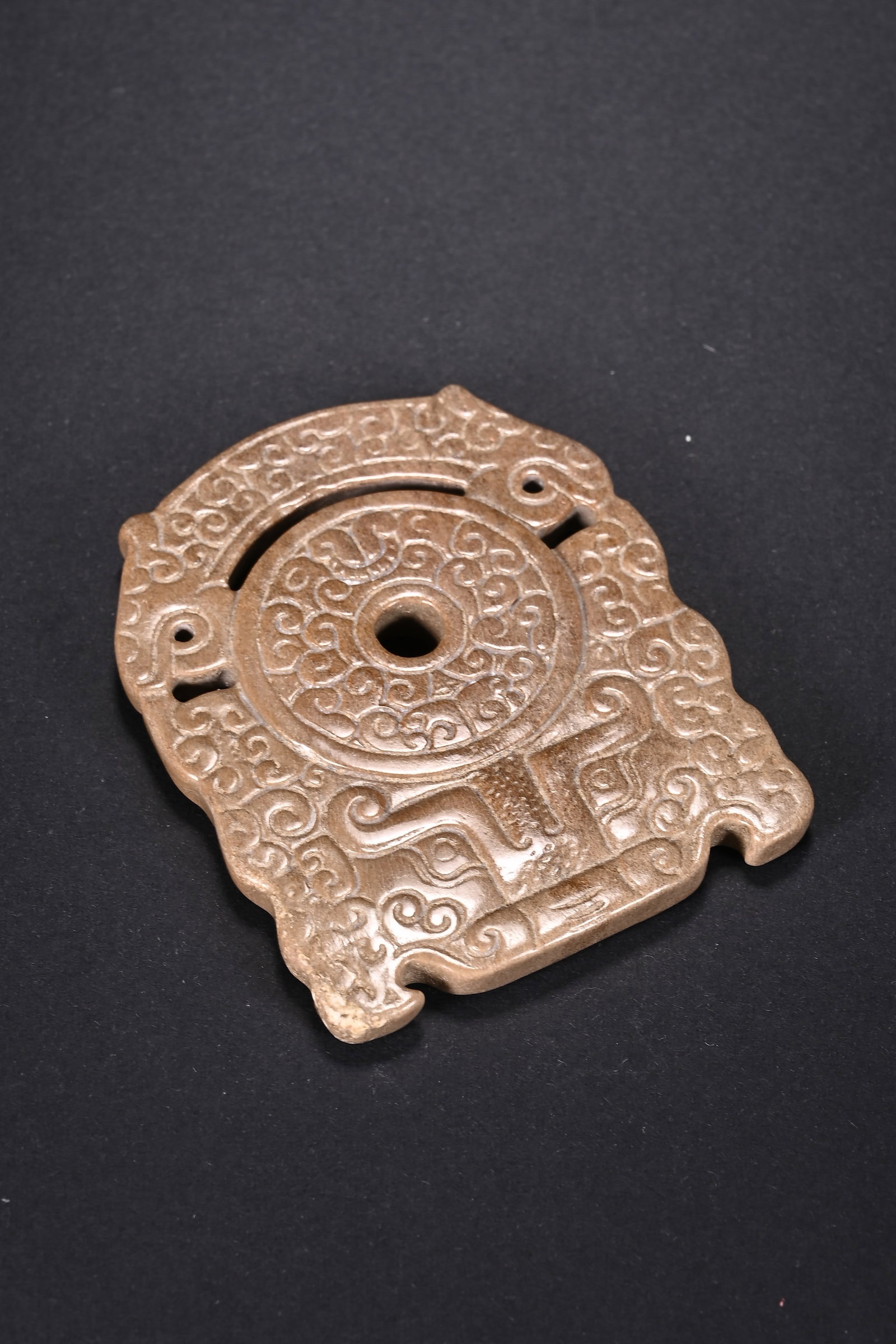 An Exquisite White Jade Beast-Face Pattern Pendant - 8