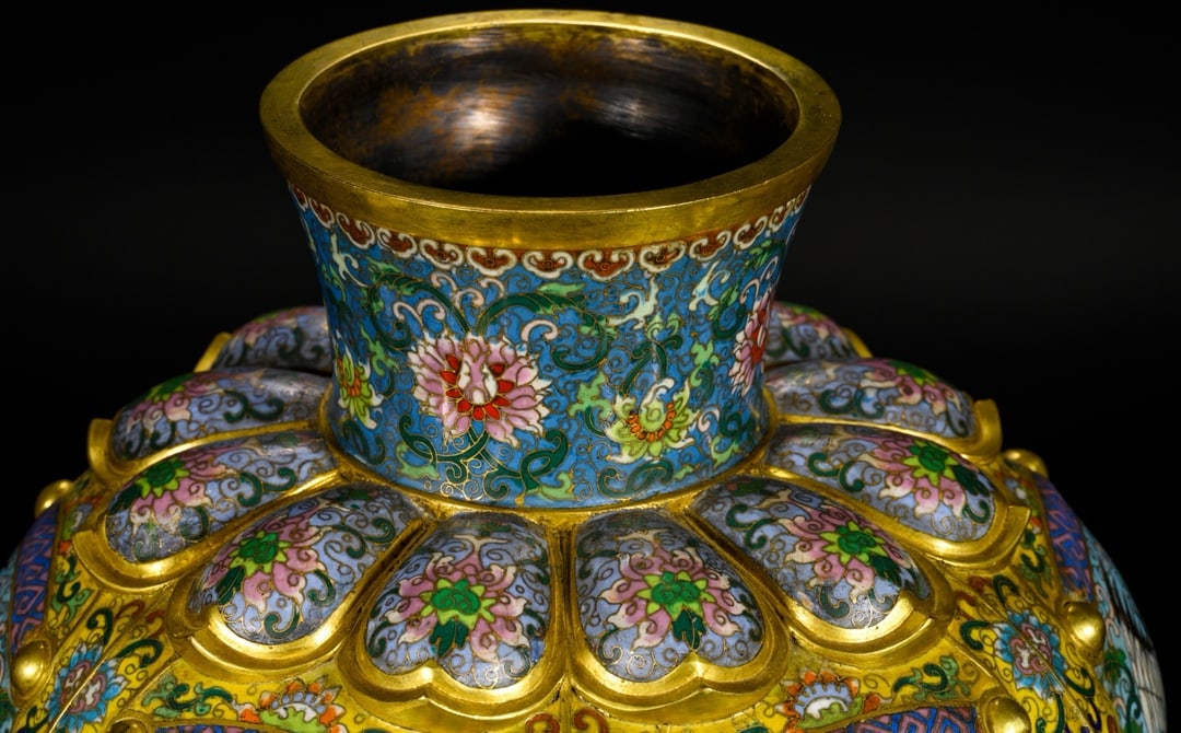 An Exquisite Cloisonne Lotus Pattern Crane Pattern Vase - 2
