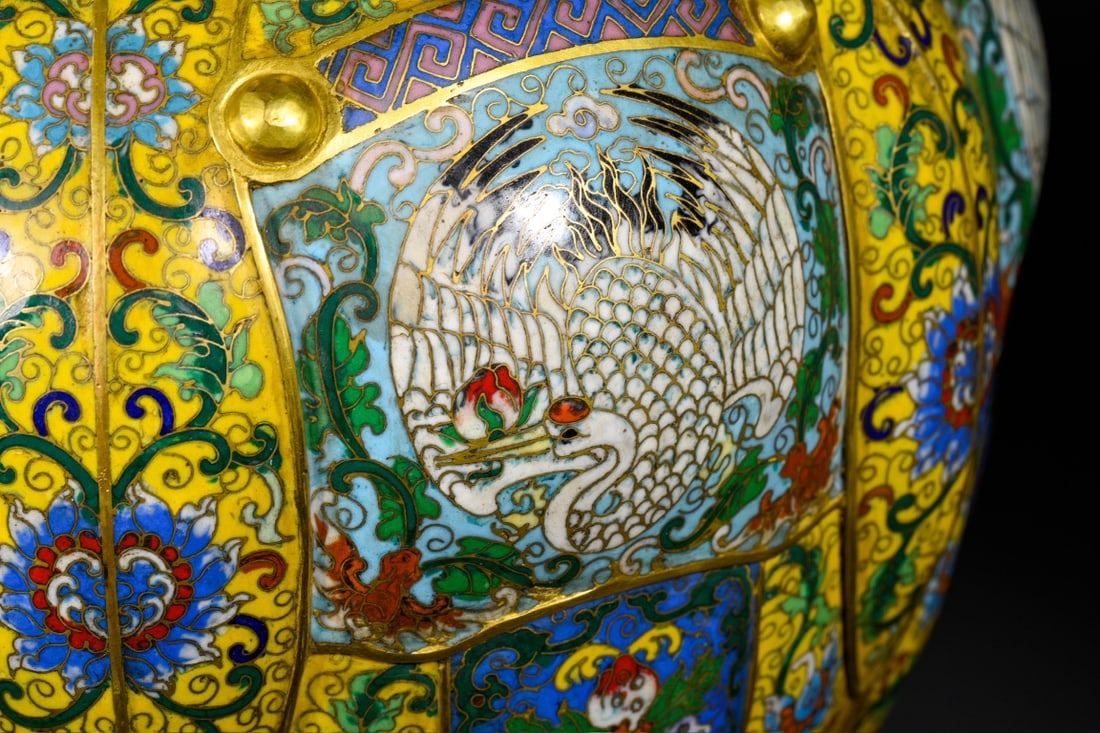 An Exquisite Cloisonne Lotus Pattern Crane Pattern Vase - 4