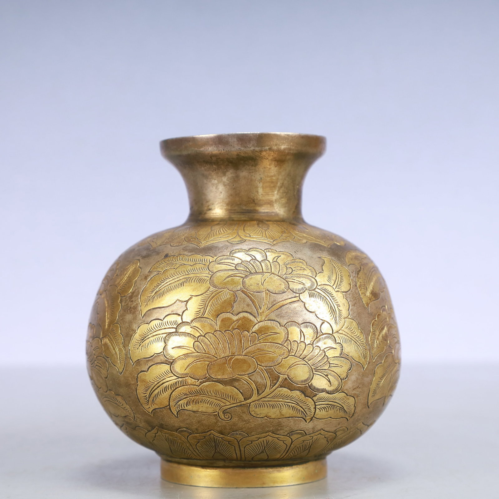 A Exquisite Gilt Bronze Flower Pattern Jar - 3