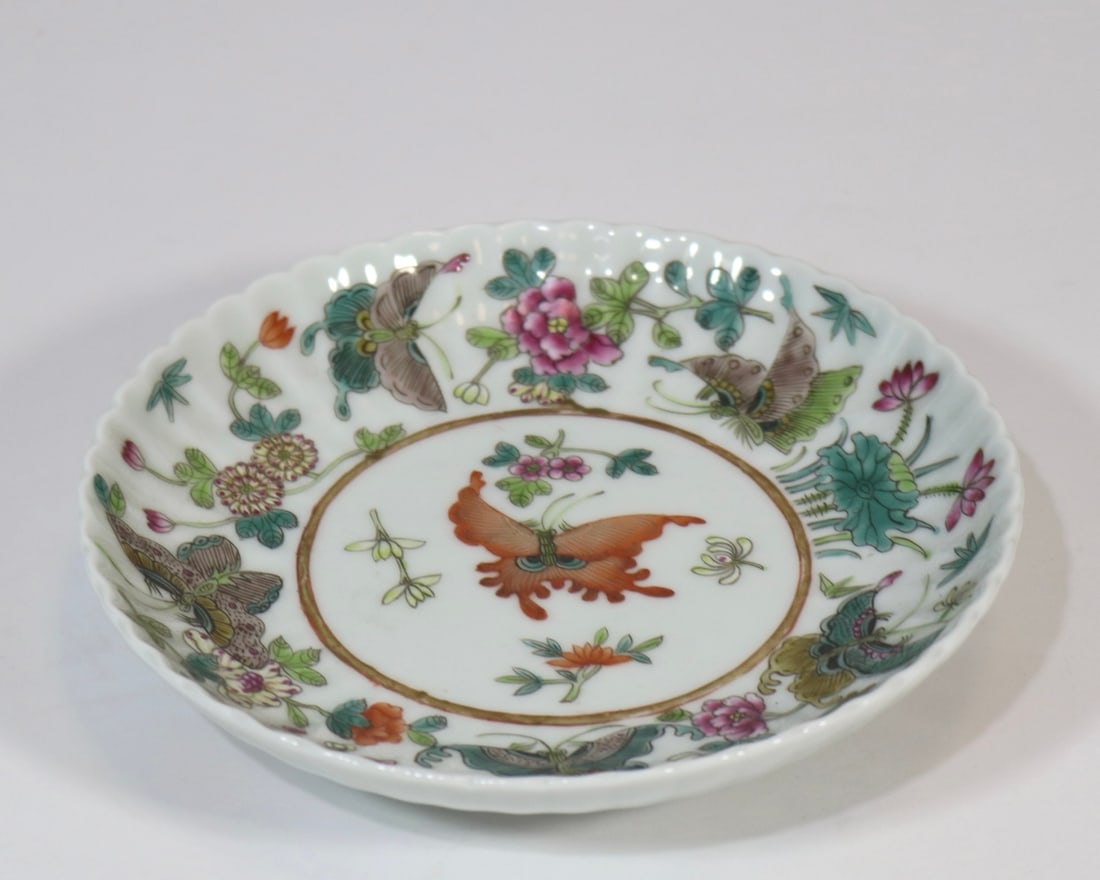 An Exquisite Famille-Rose Flower and Butterfly Pattern Plate: An Exquisite Famille-Rose Flower and Butterfly Pattern Plate,Qing Dynasty, China,Tongzhi Six-character