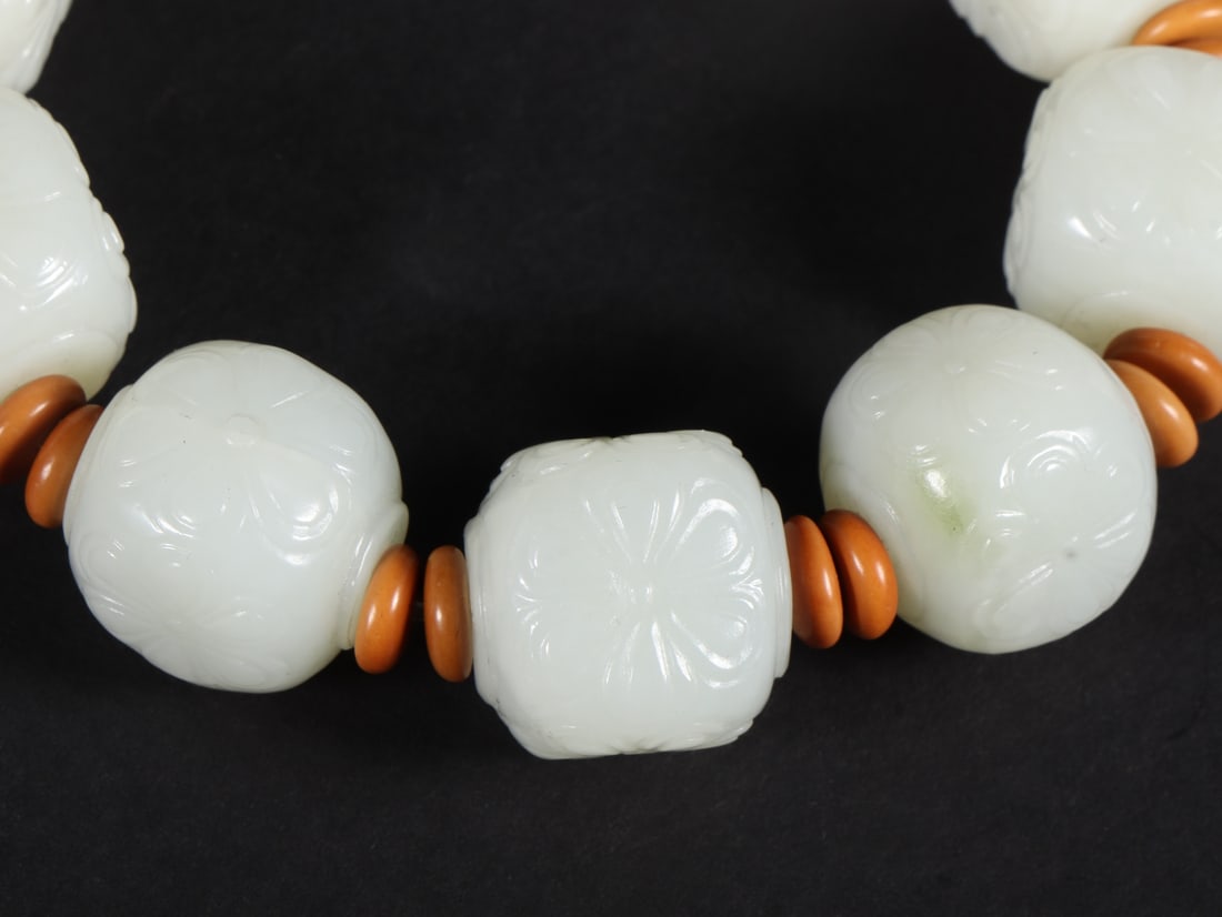 An Exquisite White Jade Flower Pattern Bracelets - 6