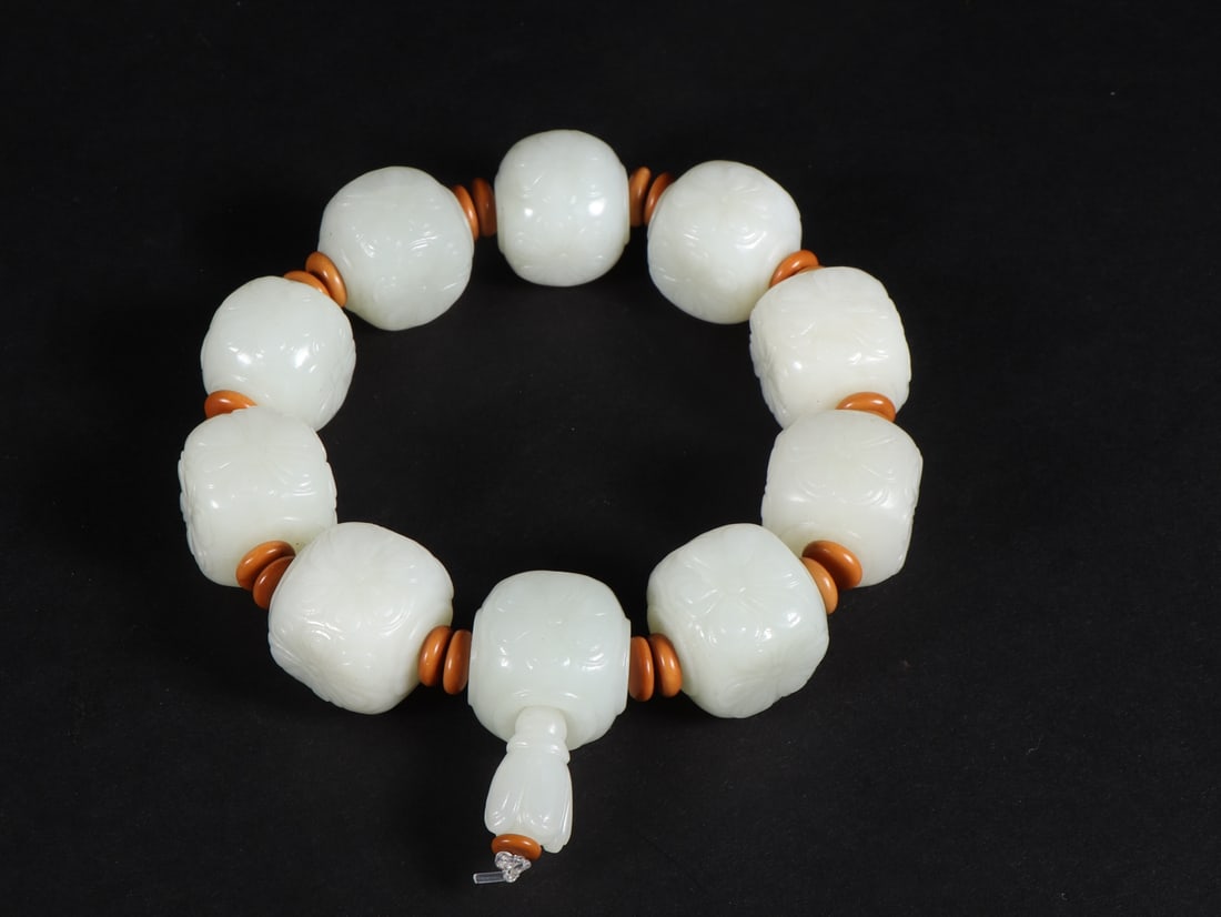 An Exquisite White Jade Flower Pattern Bracelets - 9