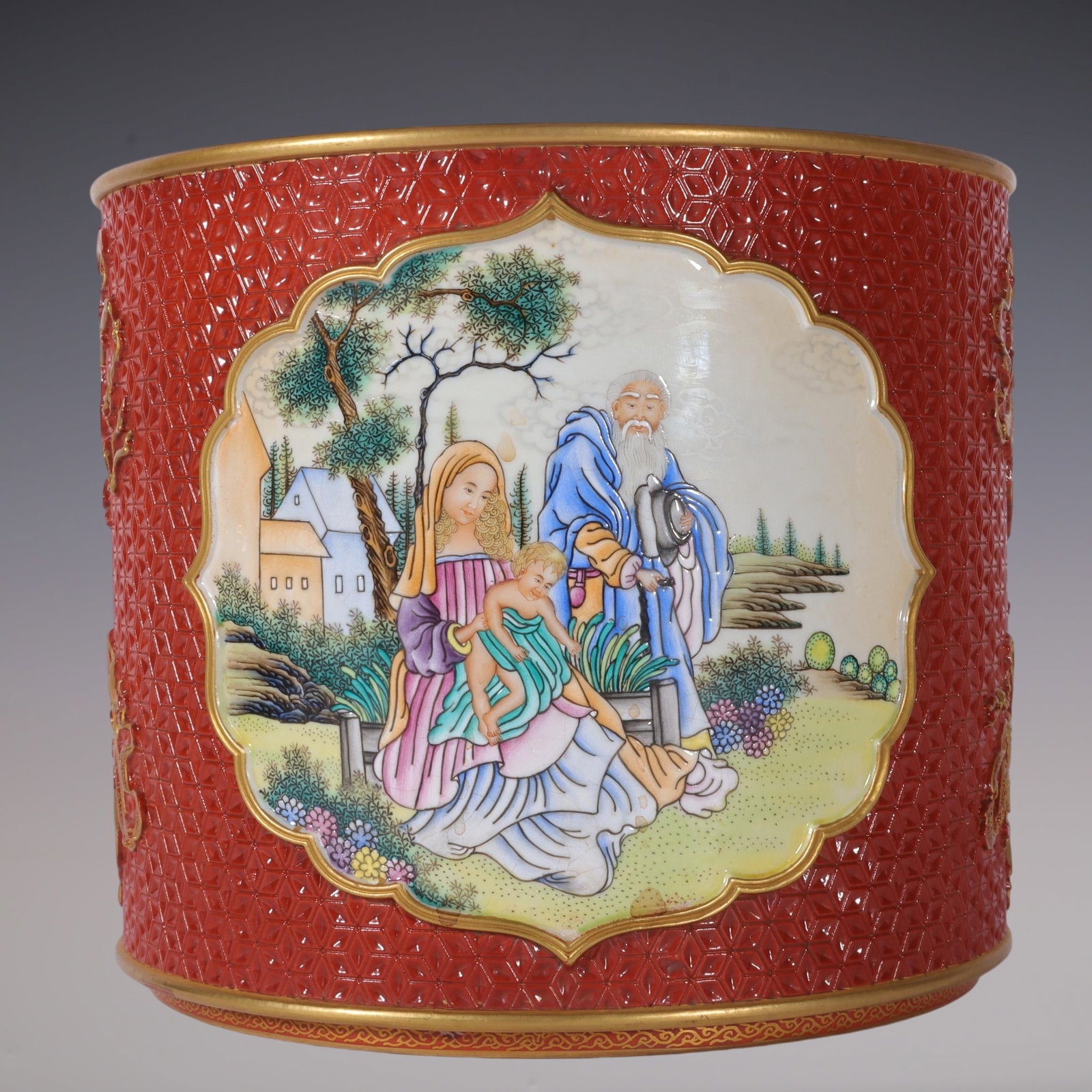 An Exquisite Enamel Iron-Red Glazed Painted Gold Figure Pattern Brush Pot (1 of 9)