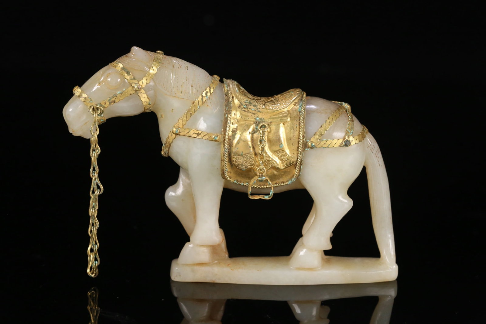 An Exquisite White Jade Cover with Gilt Bronze Horse Ornament: An Exquisite White Jade Cover with Gilt Bronze Horse Ornament,Qing