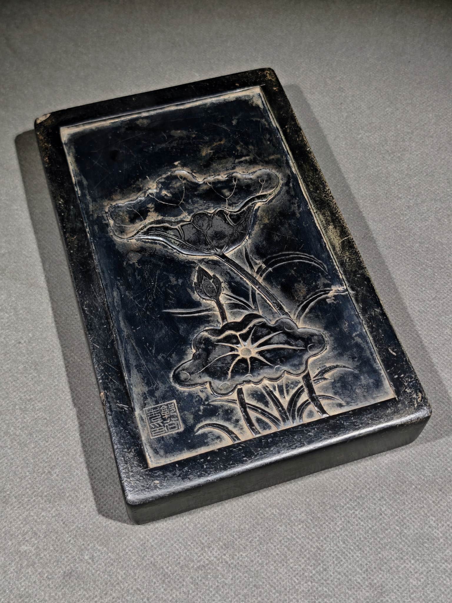 An Exquisite Lotus Leaf Pattern Inkstone - 7