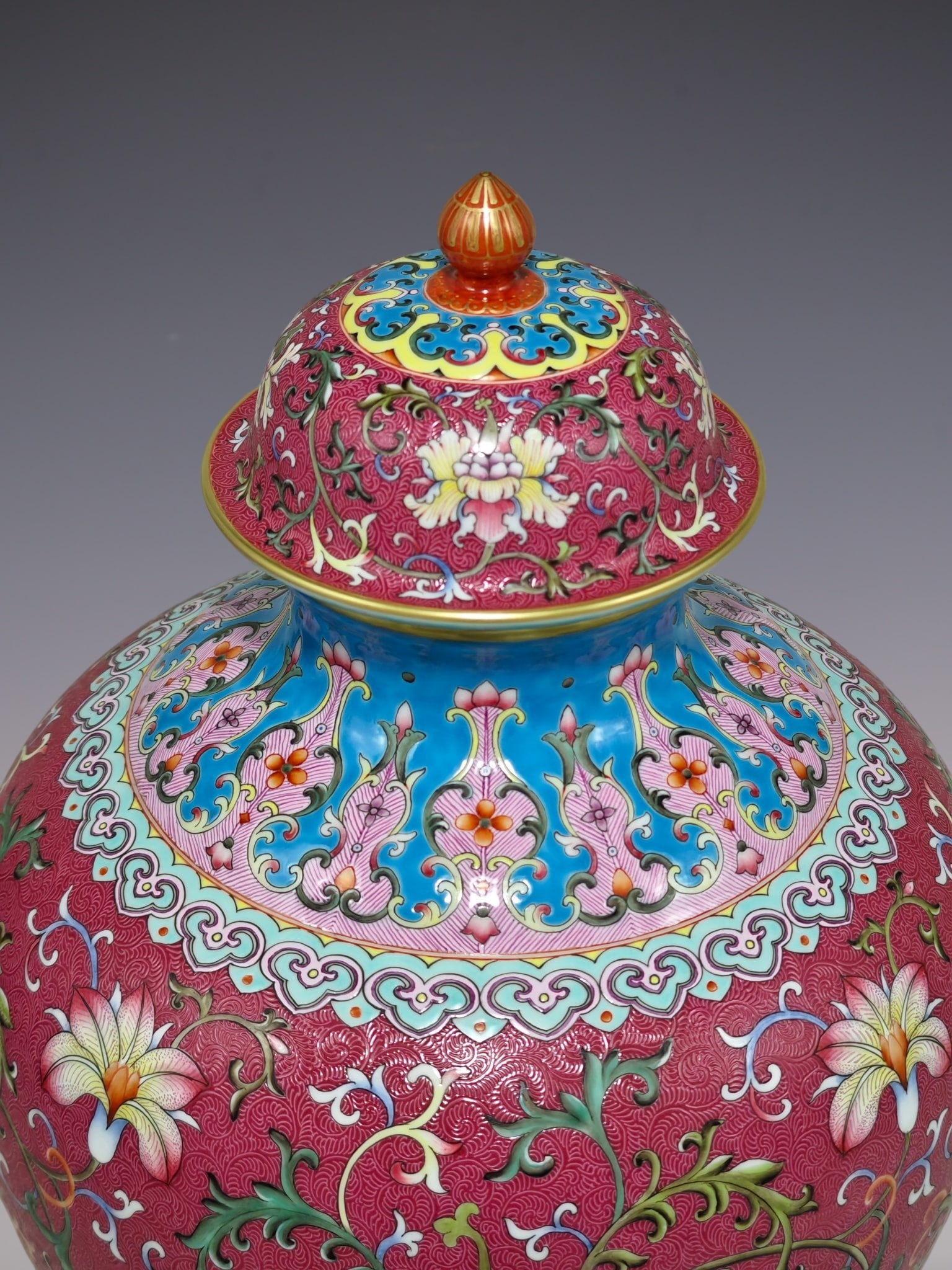 A Rare Enamel Ruby Red-Glazed Lotus Pattern Jar with Cover - 3