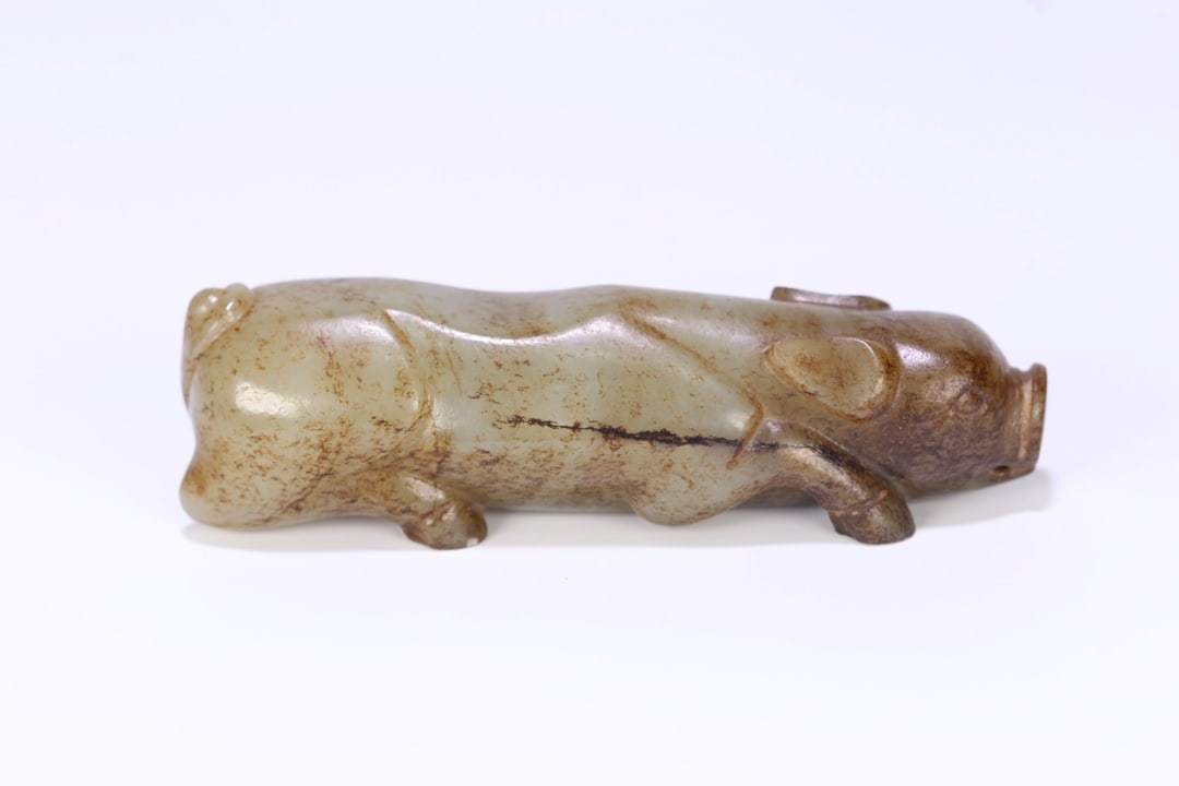 An Exquisite White Jade Pig Ornament (1 of 9)