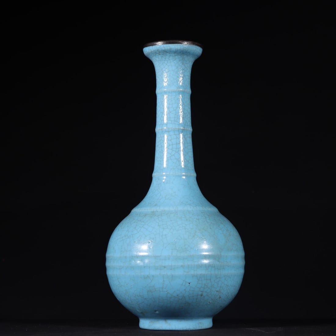 A Rare Ru yao Ji Blue Glazed Vase (1 of 8)