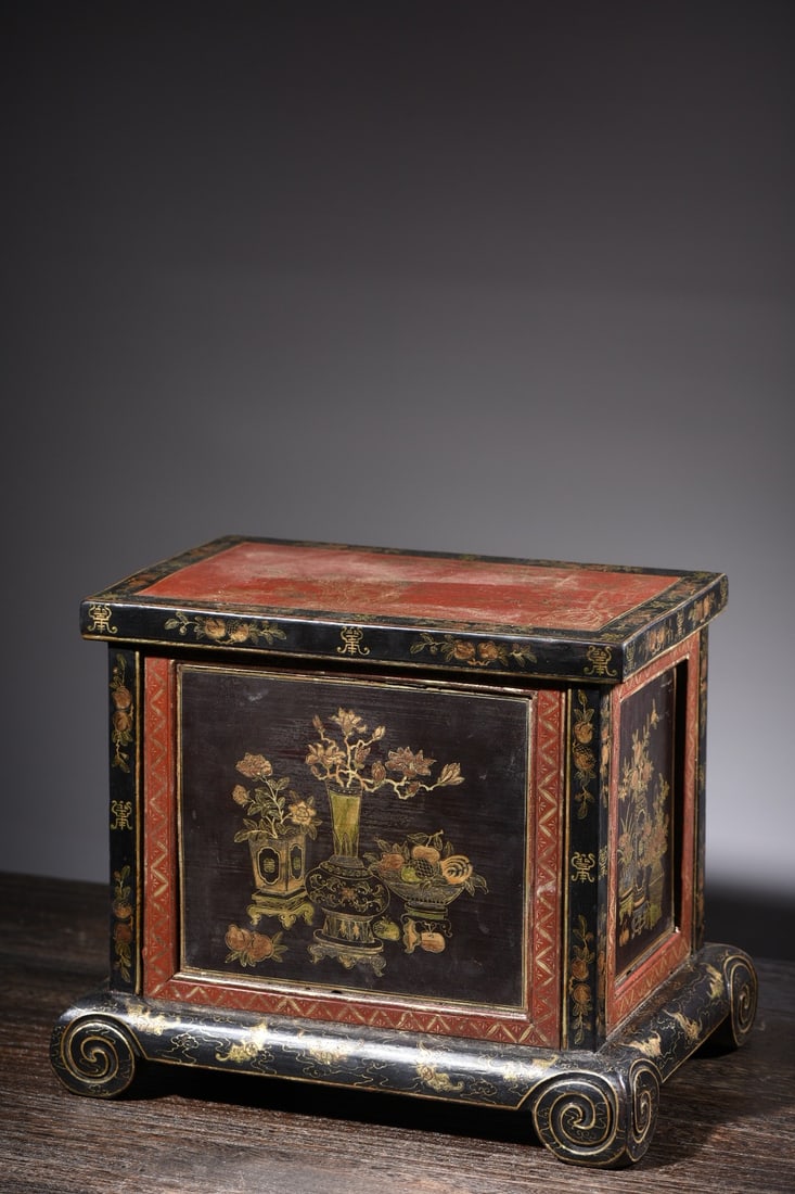 A Rare Wooden Painted Gold Lacquerware Bogu,Flower and Bird Pattern Ornament: A Rare Wooden Painted Gold Lacquerware Bogu,Flower and Bird Pattern Ornament,Qing