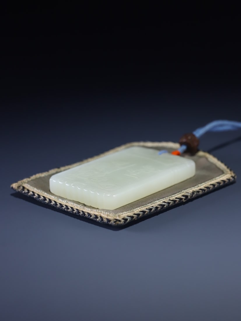 An Exquisite White Jade Figure Pattern Pendant - 5