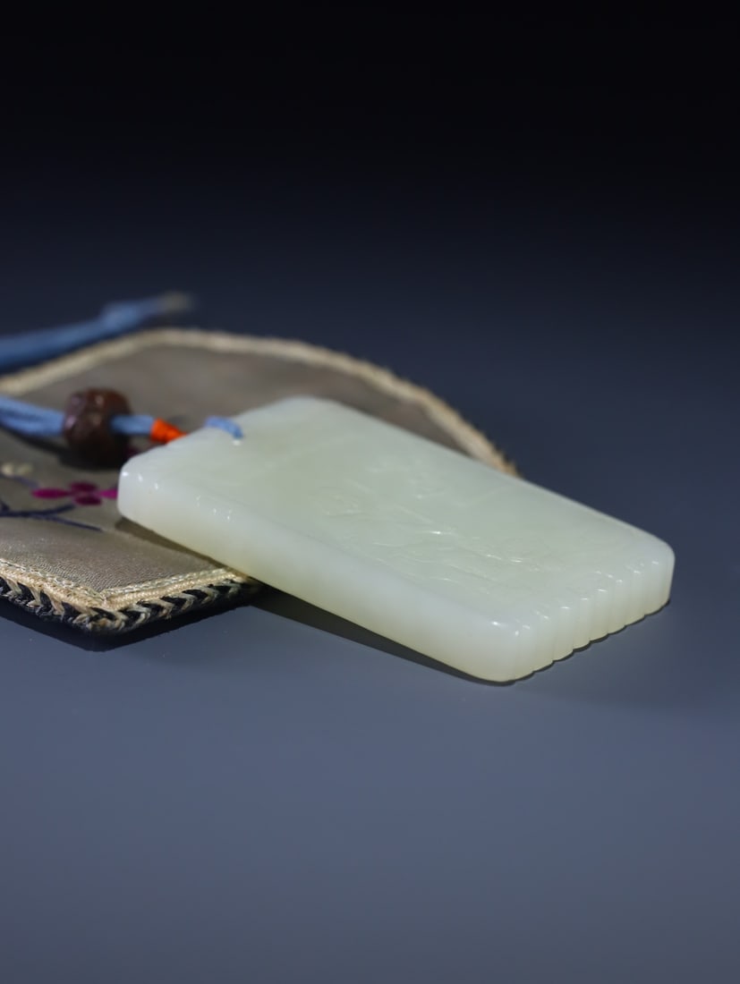 An Exquisite White Jade Figure Pattern Pendant - 6
