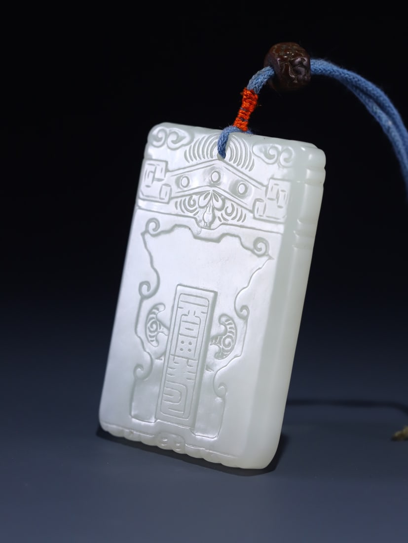 An Exquisite White Jade Figure Pattern Pendant - 8