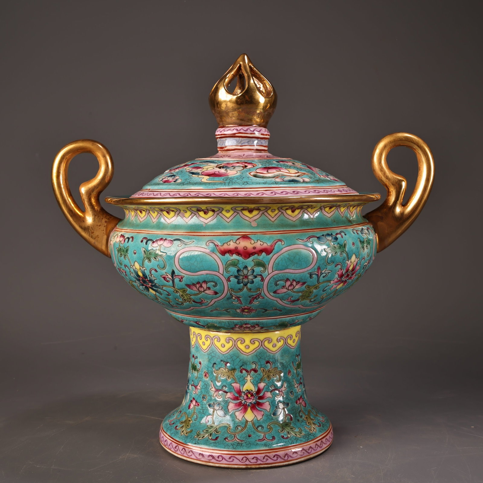 An Exquisite Turquoise Ground Enamel Painted Gold Lotus and Bats Pattern Double-Ears Censer: An Exquisite Turquoise Ground Enamel Painted Gold Lotus and Bats Pattern Double-Ears Censer,Qing Dynasty,China,Yongzheng Four-character Mark,Size:8.7inx7.9in,Weight:1200g松石绿ࢸ