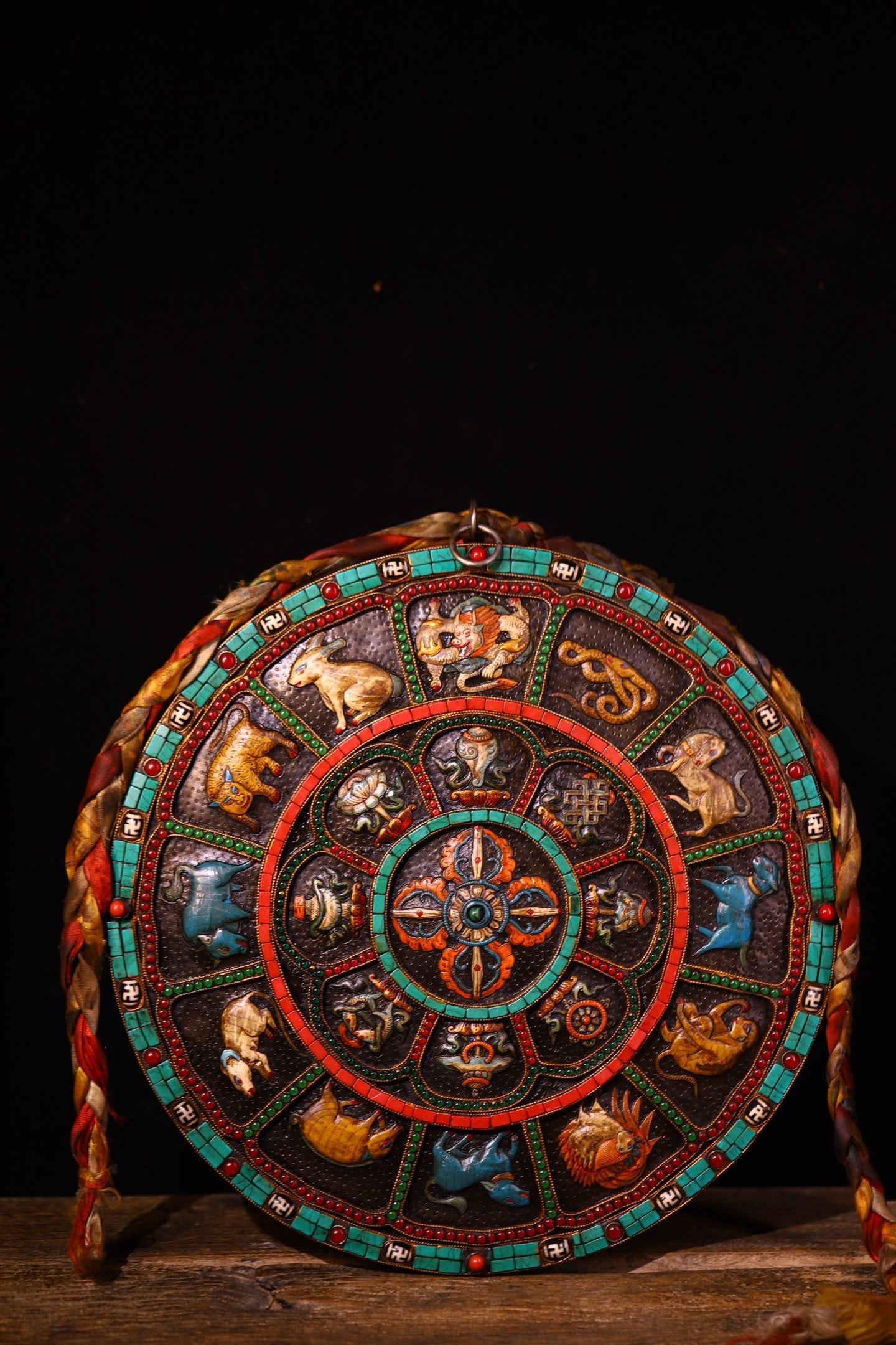 A Huge Bronze Inlaid Dzi Bead and Gems Painted Color Eight Treasures the Twelve Chinese Zodiac Signs: A Huge Bronze Inlaid Dzi Bead and Gems Painted Color Eight Treasures the Twelve Chinese Zodiac Signs Pattern Tangka,Qing Dynasty,China,Size:15.7inx13.8in,Weight:1850g天铁镶天&#