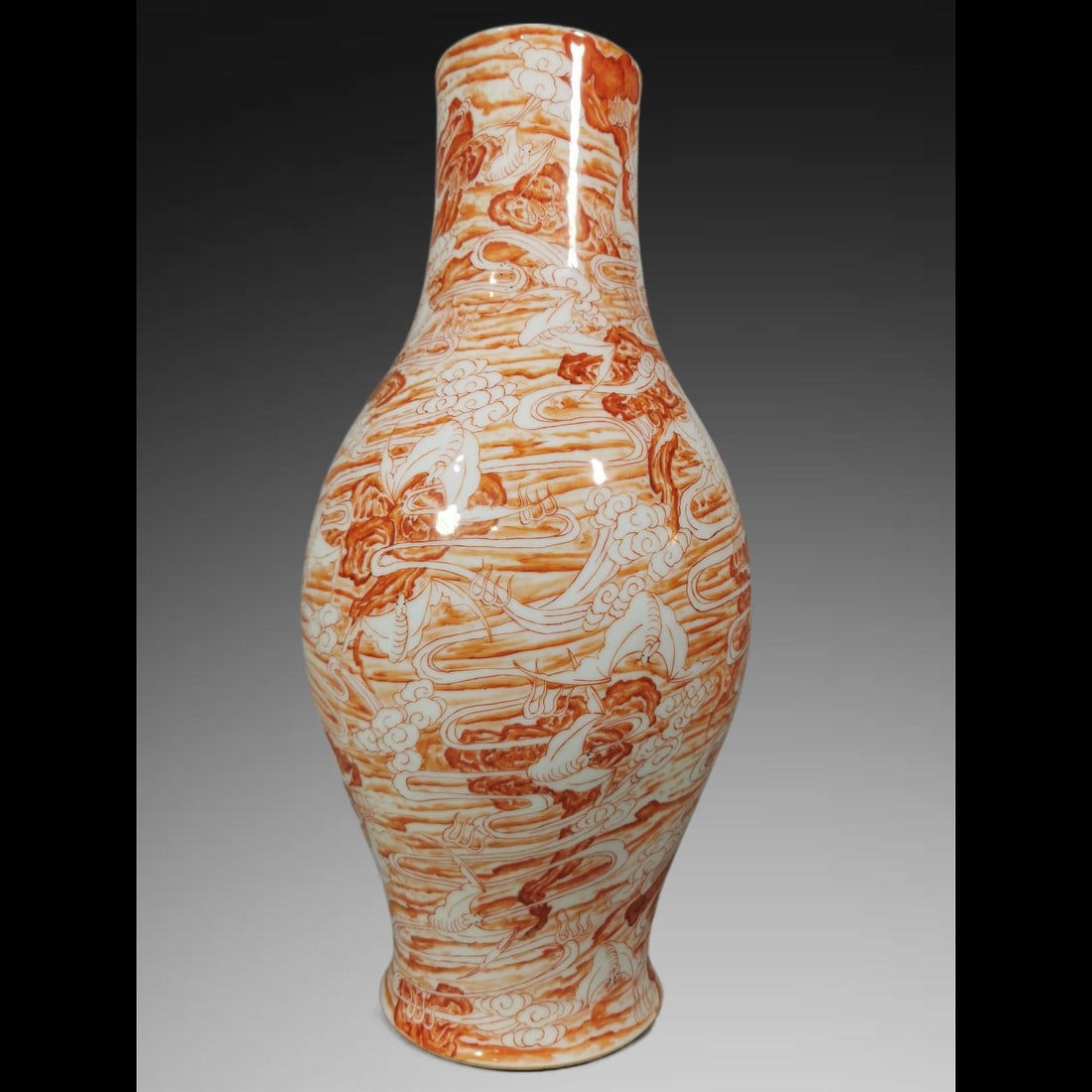 An Exquisite Iron-Red Bat Pattern Vase - 2