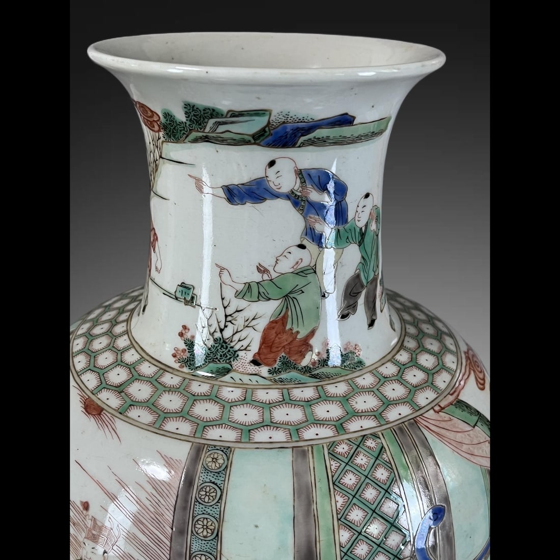 An Exquisite Wucai Figures Pattern Vase - 4