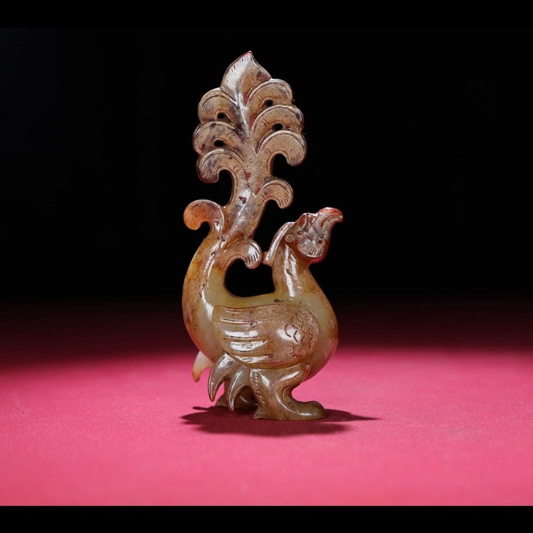 An Exquisite Hotan Jade Phoenix-Bird Ornament: An Exquisite Hotan Jade Phoenix-Bird Ornament,Han Dynasty, China,Size:4.9inx2.4inx1.5in,Weight:169g 和田玉凤鸟摆件,中国汉代