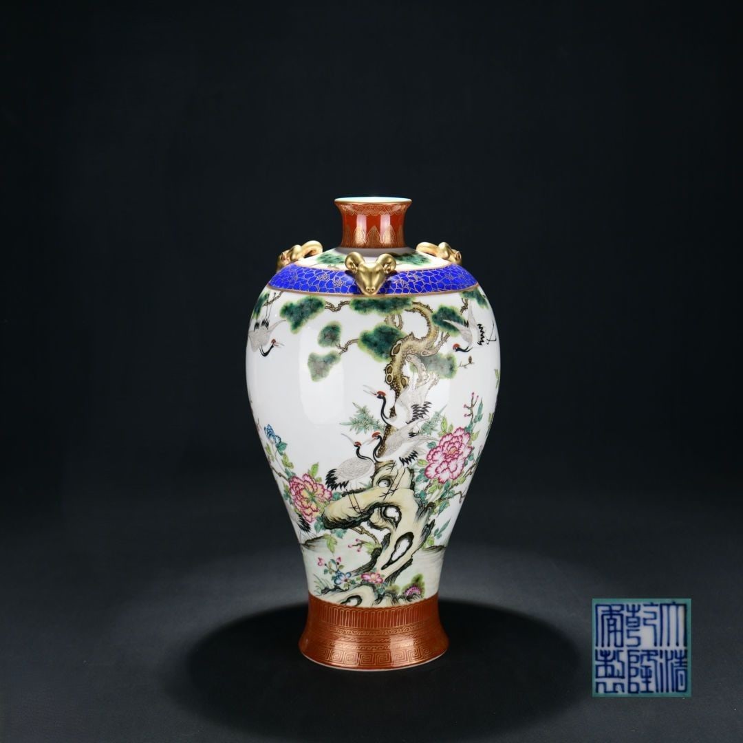 An Exquisite Famille-Rose Pine and Crane Pattern Vase: An Exquisite Famille-Rose Pine and Crane Pattern Vase,Qing Dynasty, China,Qianlong Six-Character Mark,Size:19.7inx10.6in 粉彩松鹤纹瓶,中国清ߣ