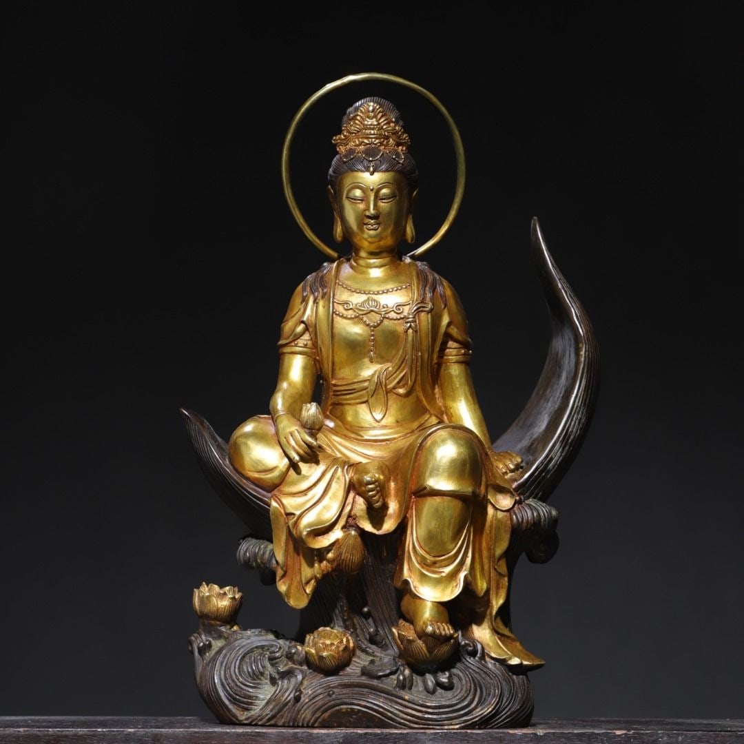 An Exquisite Gilt Bronze Avalokitesvara Ornament: An Exquisite Gilt Bronze Avalokitesvara Ornament,Ming Dynasty, China,Yongle Six‑Character Mark,Size:18.5inx10.6inx4.7in,Weight:7550g
