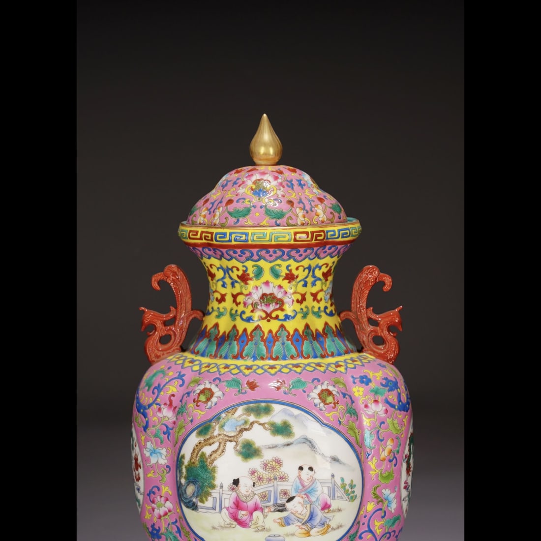 An Exquisite Enamel Figures Pattern Double-Ears Vase - 2