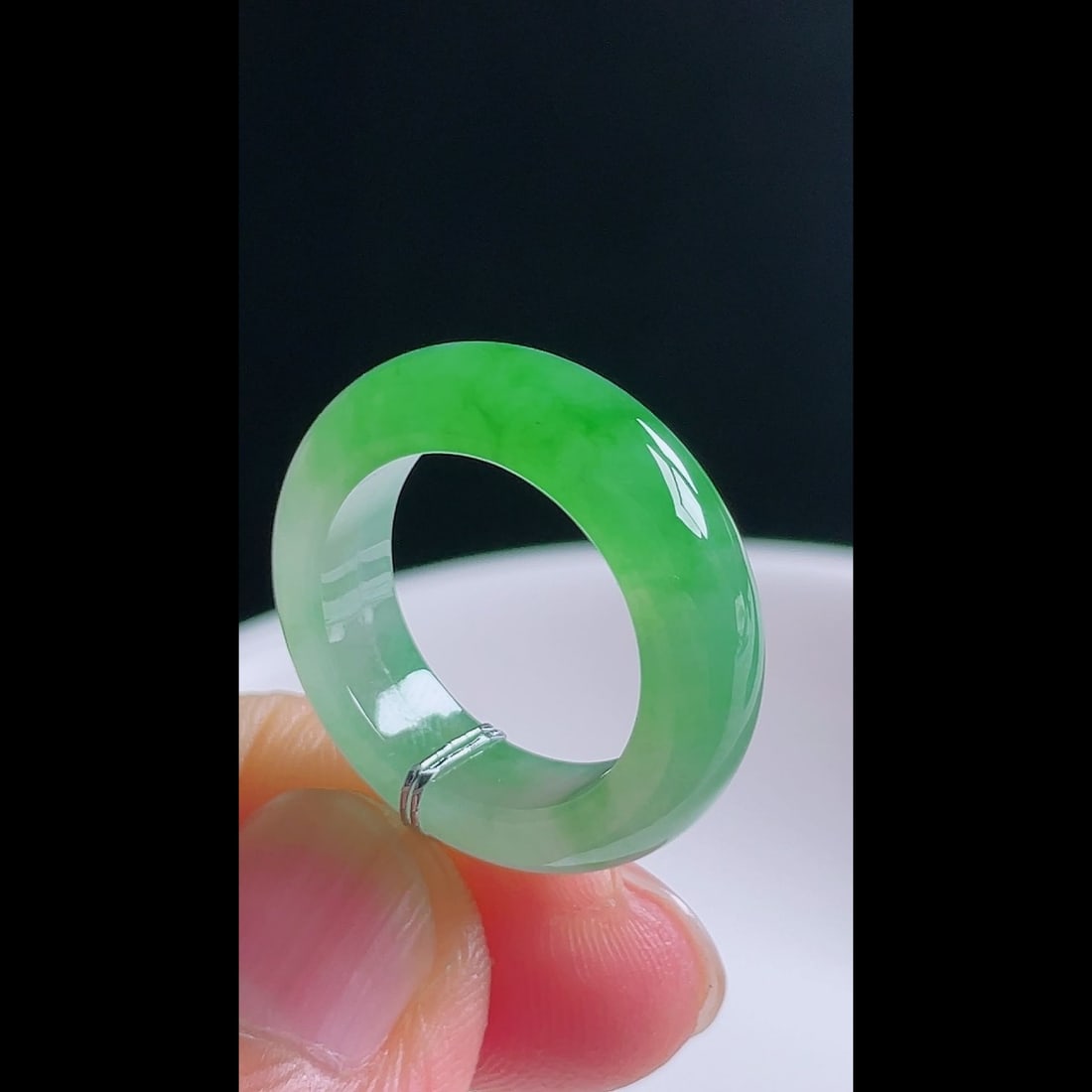 An Exquisite Vivid Ice Green Jadeite Band - 3