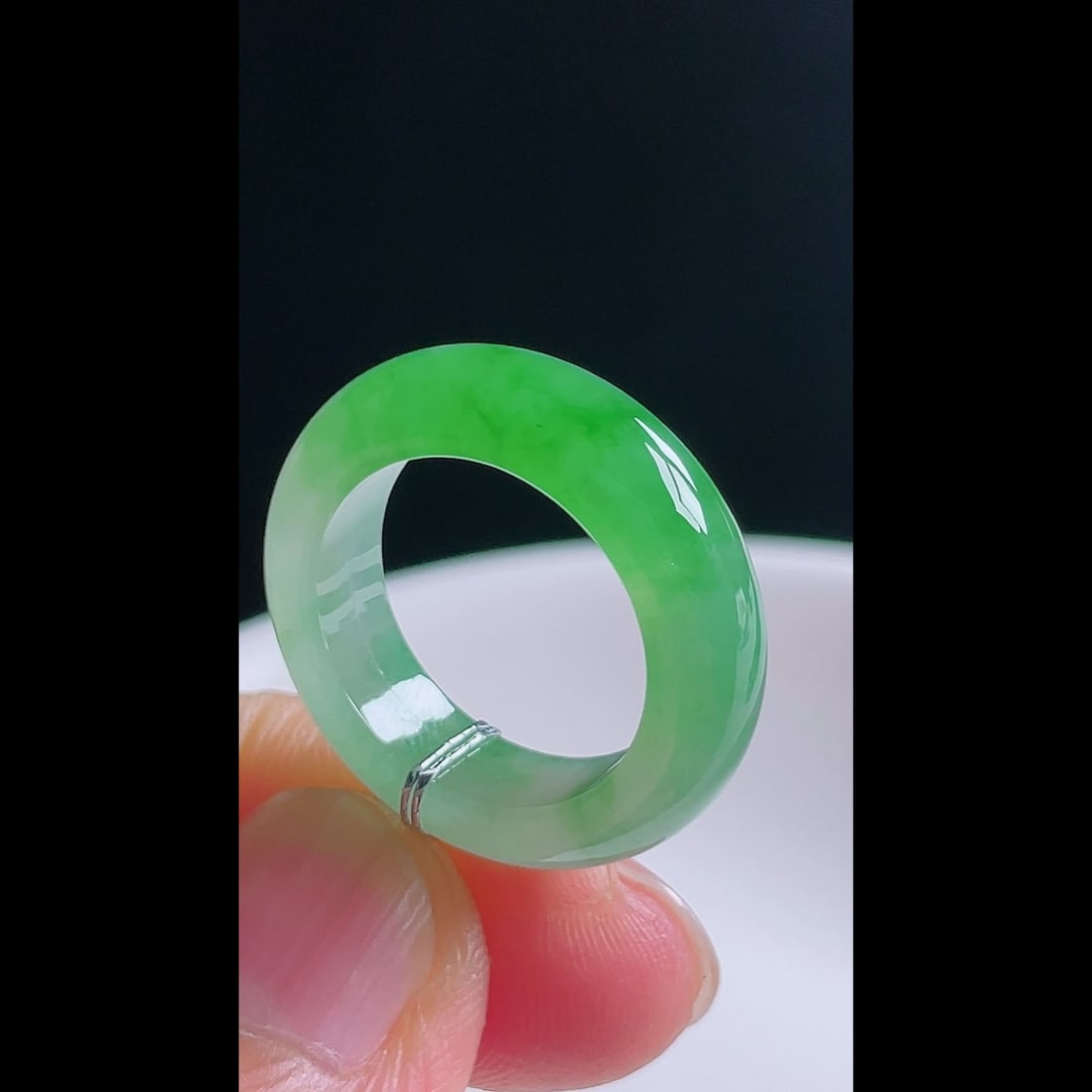 An Exquisite Vivid Ice Green Jadeite Band - 4