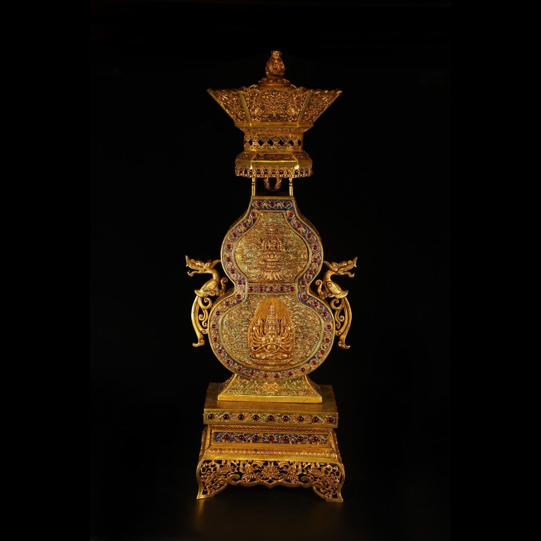 An Exquisite Gilt Bronze Gourd Buddhist Niche: An Exquisite Gilt Bronze Gourd Buddhist Niche,Qing Dynasty, China,Qianlong Four‑Character Mark,Size:25.6inx9.8in,Weight:8336g