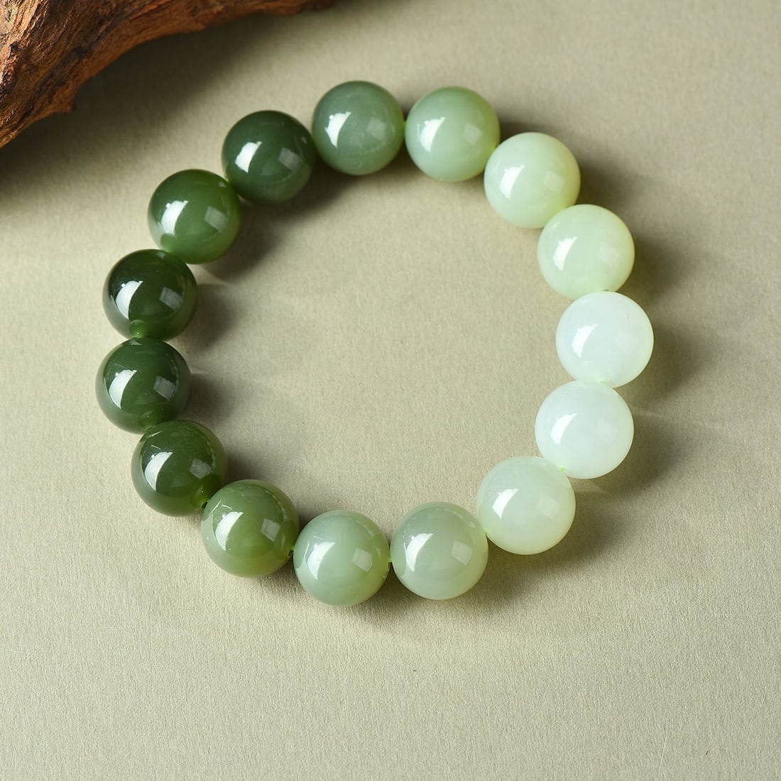 An Exquisite Hotan Jade Bracelet: An Exquisite Hotan Jade Bracelet,Size:0.6in 和田玉手链
