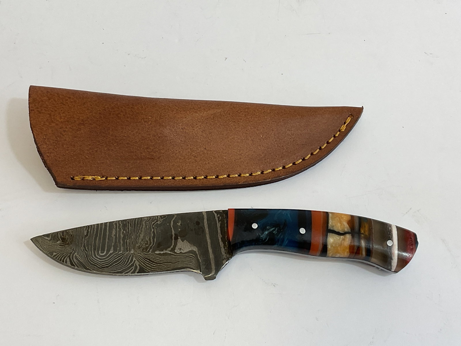 New 8 inch Damascus Knife w/ sheath: New 8 inch Damascus Knife w/ sheath