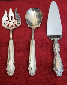Lot 3 Sterling Serveware Sterling Silver Handles