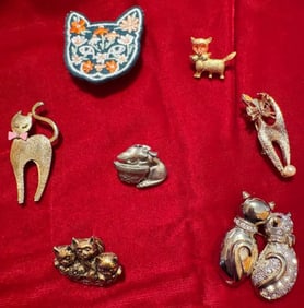 Lot of 7 Vintage Cat-themed Brooches/Pins