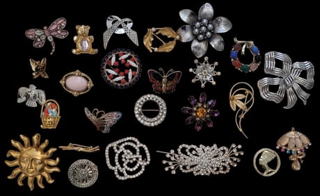 Lot 25 Vintage Costume Brooches Jewelry
