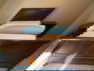 Thomasville Queen Sleigh Bed