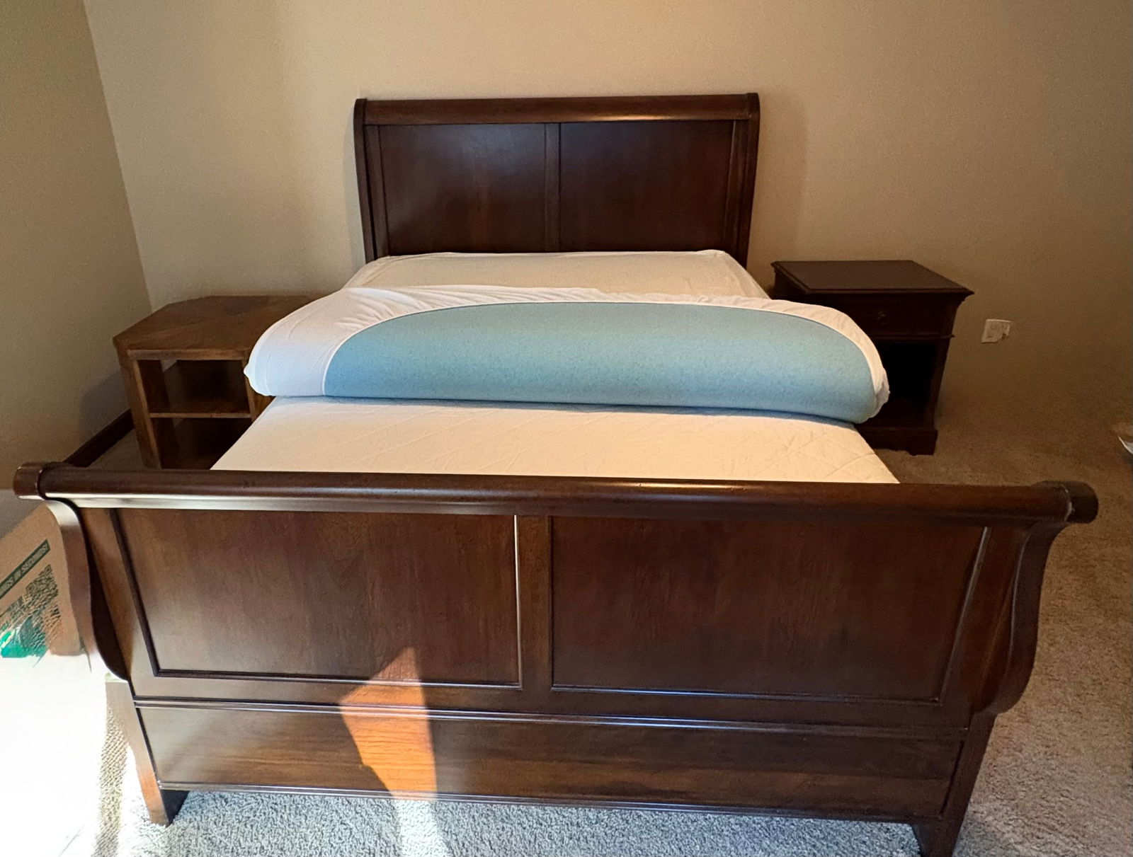 Thomasville Queen Sleigh Bed