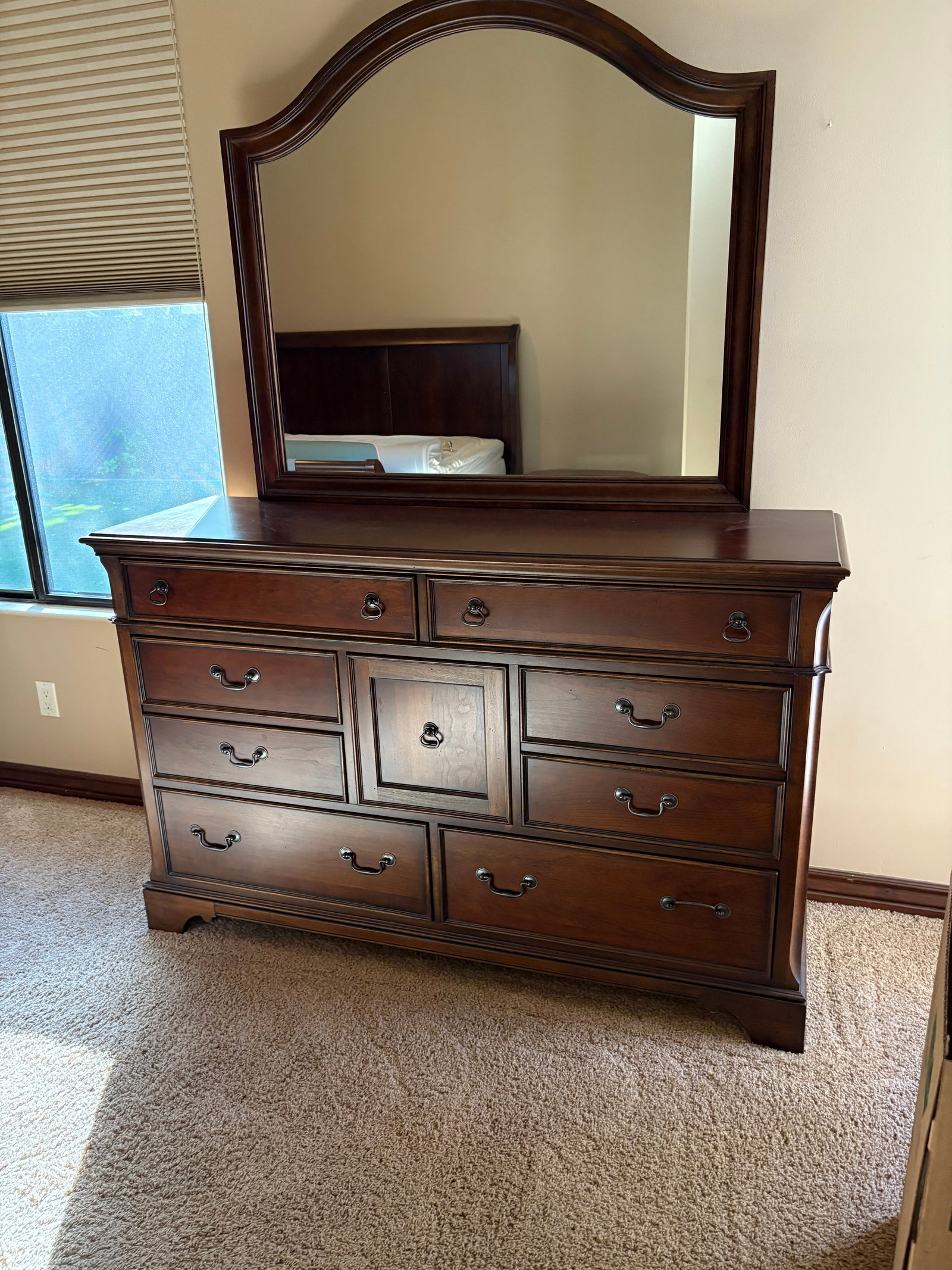 Thomasville Impressions Dresser w/Mirror (1 of 3)