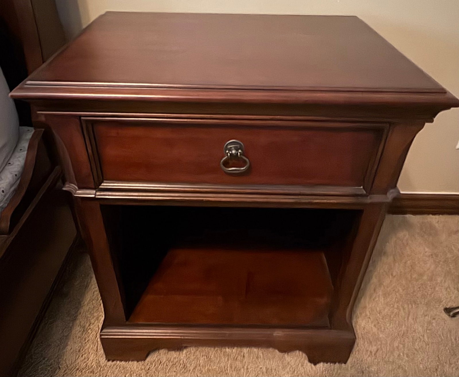 Thomasville Nightstand (1 of 1)