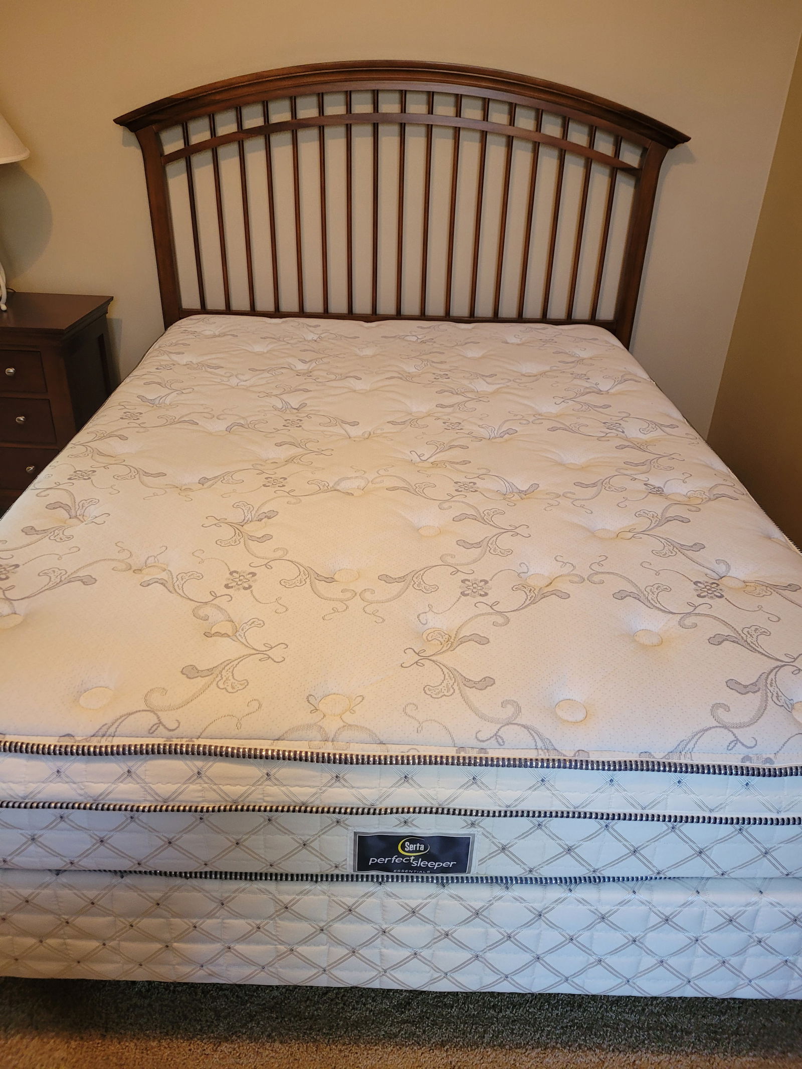 Thomasville Queen Bed Frame (1 of 2)