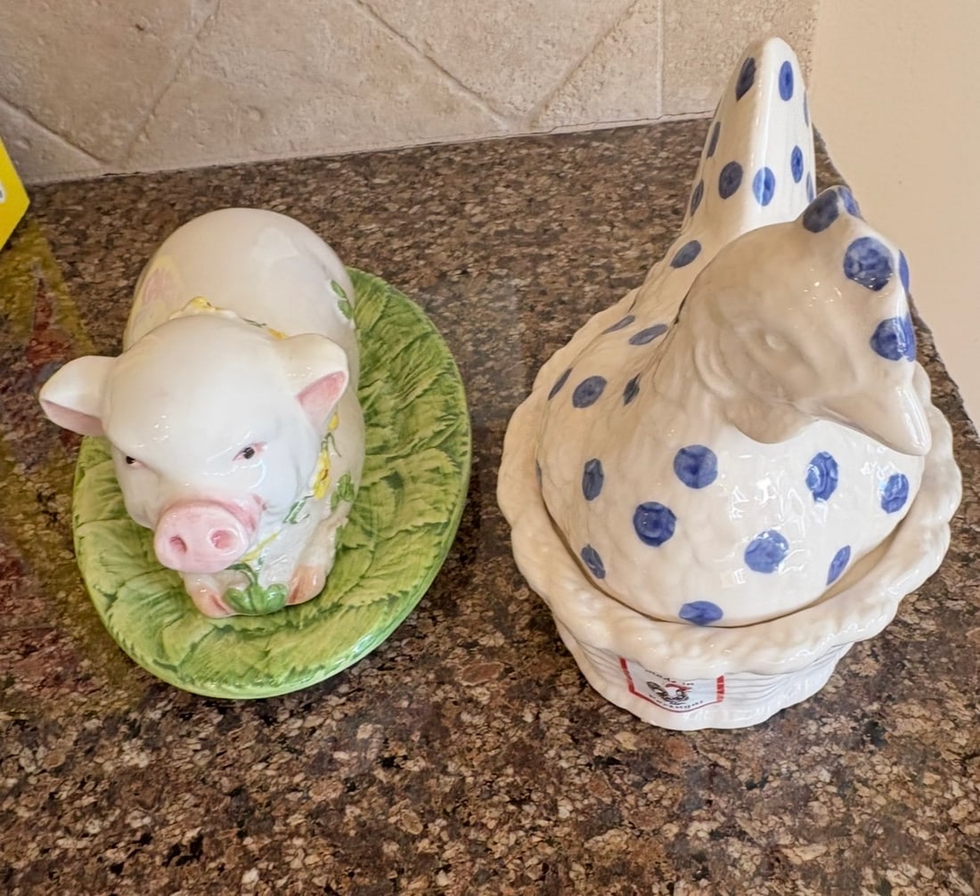 Pig and Chicken Decor (1 of 6)