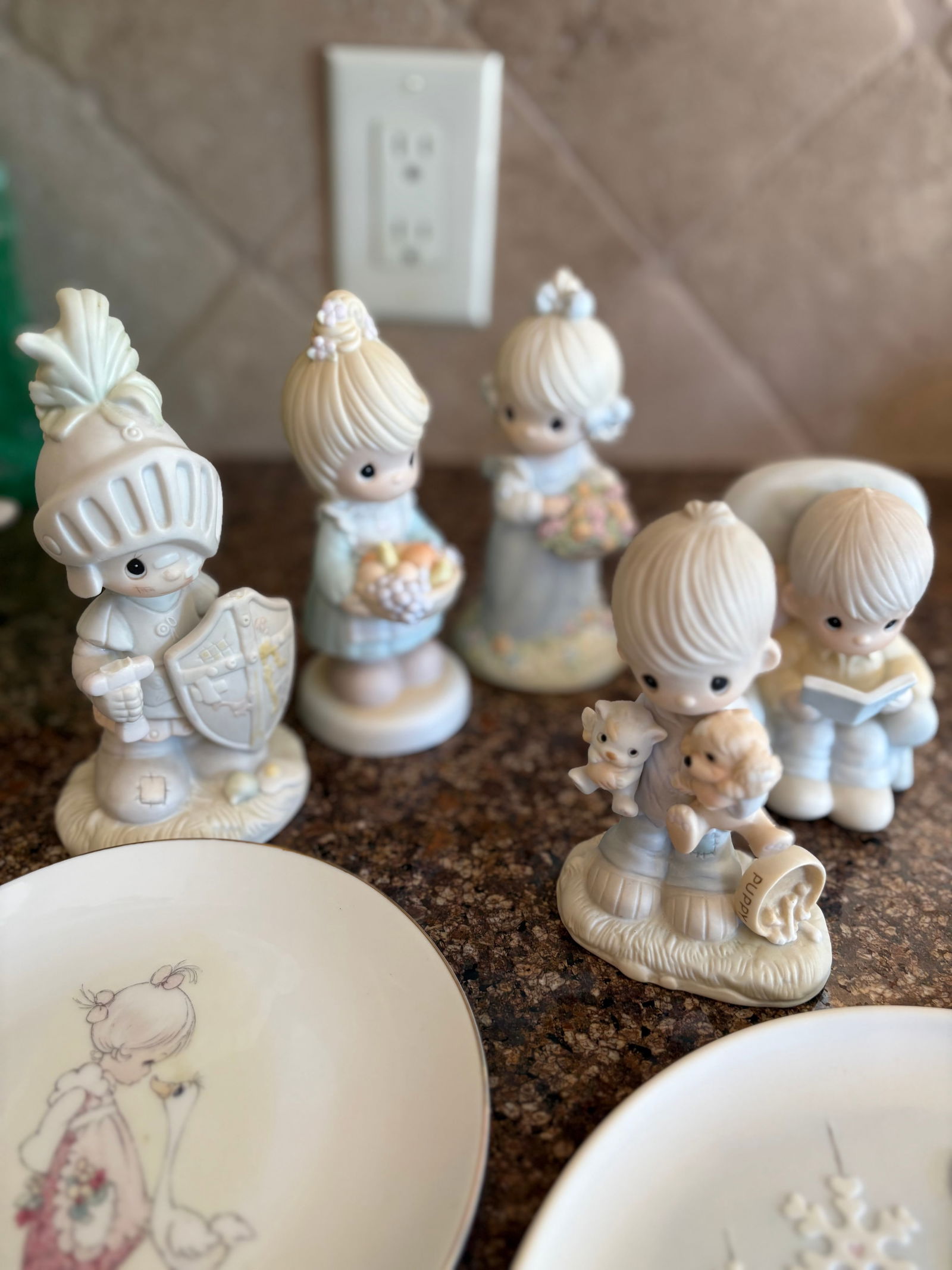 Precious Moments Figurines/Plates (1 of 5)