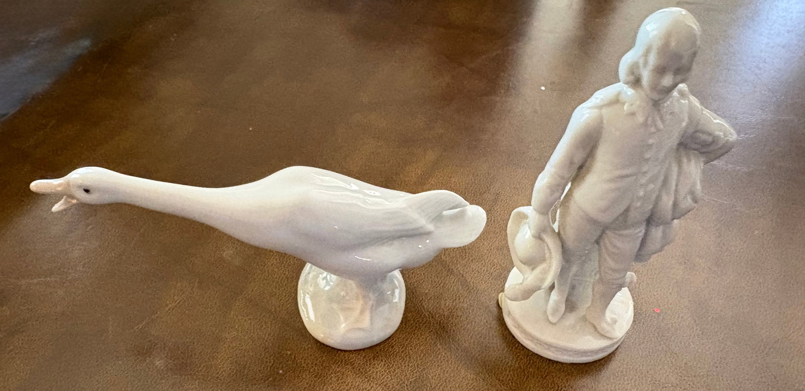Lot of 2 Decor, Lladro Honking Goose and Capodimonte: Lot of 2. Lladro Honking Goose, Capodimonte General. **Please contact us by email ONLY at communityes@yahoo.com if you require shipping and would like a quote prior to bidding**.Community Estate