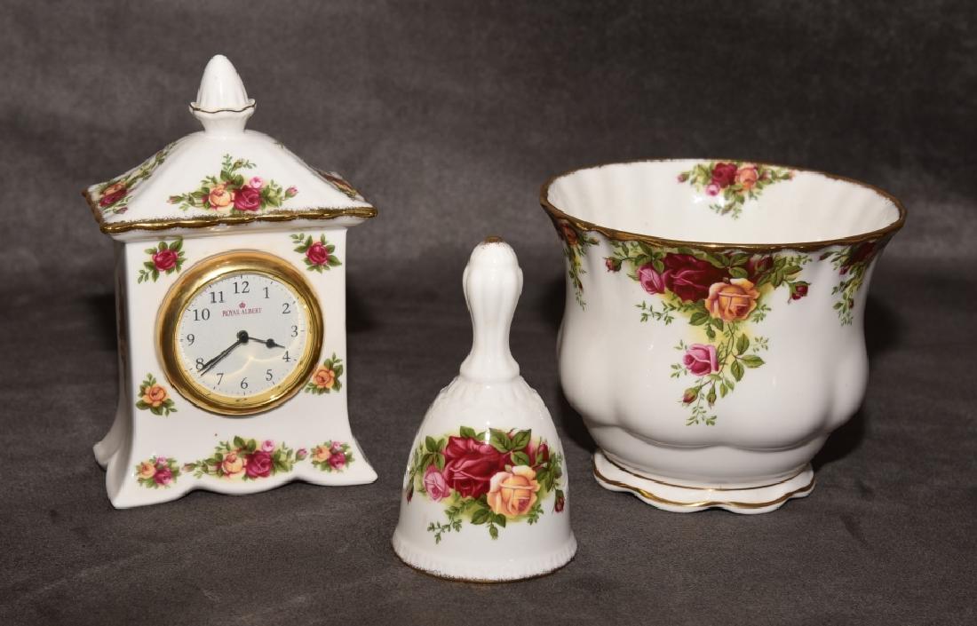 Old Country Roses Cache Pot, Bell & Mantle Clock (1 of 4)